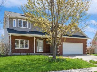 1033 Chamberlain Dr, Iowa City, IA 52240
