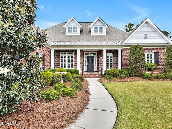 3rd image of 3012 Cobden Court