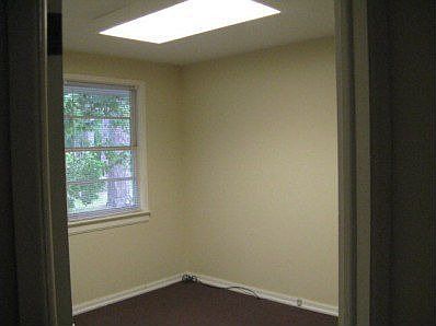 4th image of 408 E Park Ave