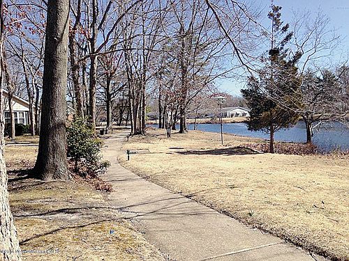 1st image of 595C Lake Point Dr