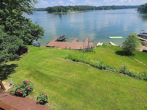 Amazing dock 6 watercraft + family