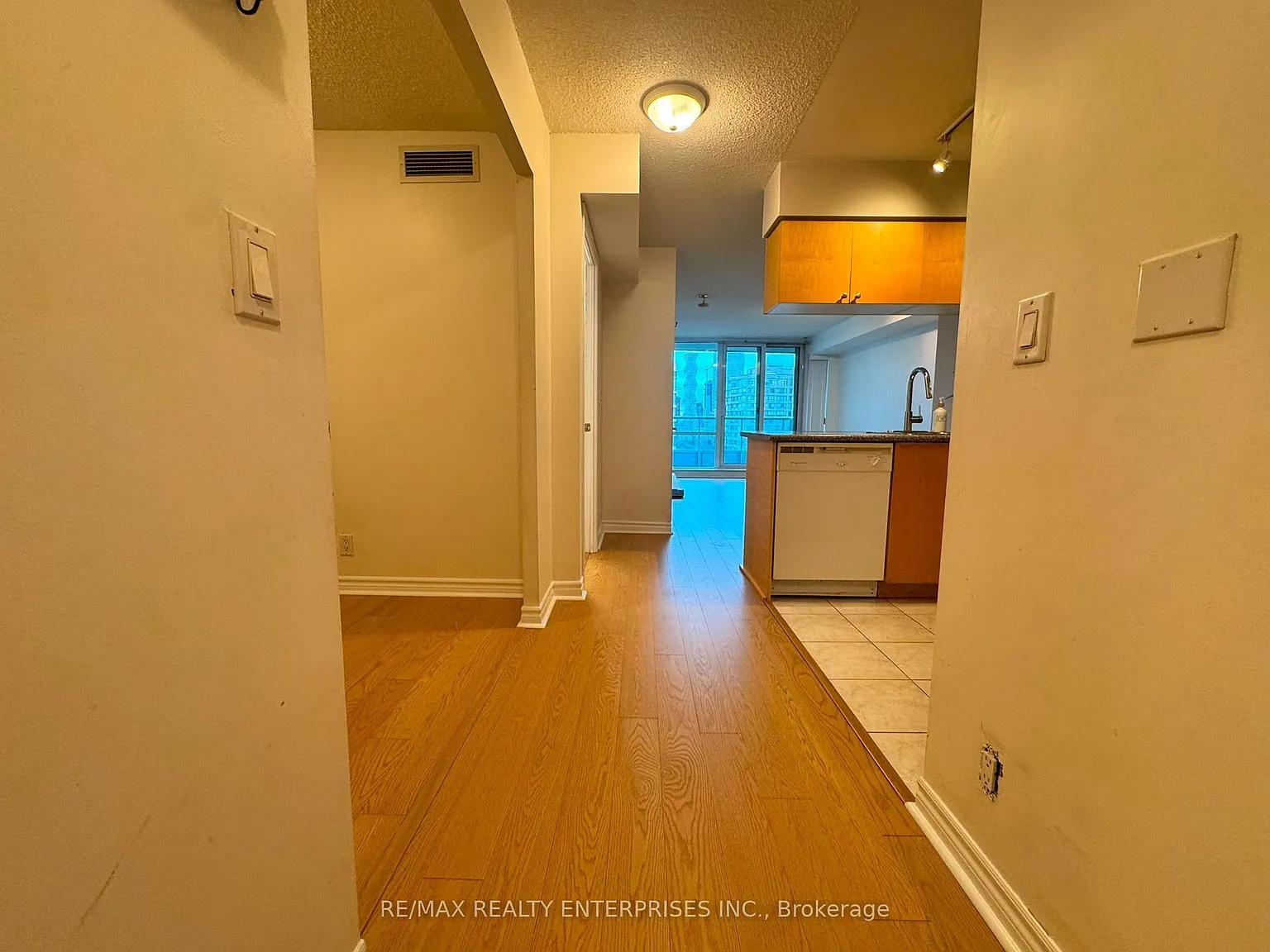 2 bed, $2,400 — Photo 2
