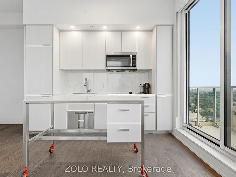 75 Canterbury Pl #Penthouse 303 — Photo 4
