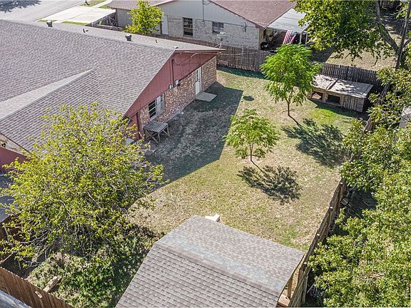 4th image of 2901 Janis Dr