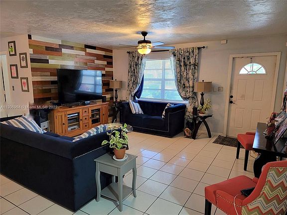 4th image of 5321 NE 9th Ave #0