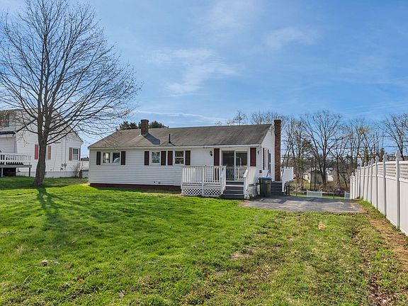 4th image of 41 Pine Haven Terrace