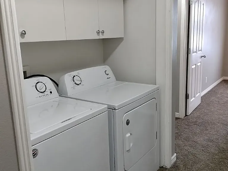 215 W Center St #11 — Photo 7