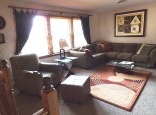 1006 Bluff Heights Rd, Clinton, IA 52732