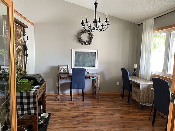 5th image of 14382 Davenport Ave