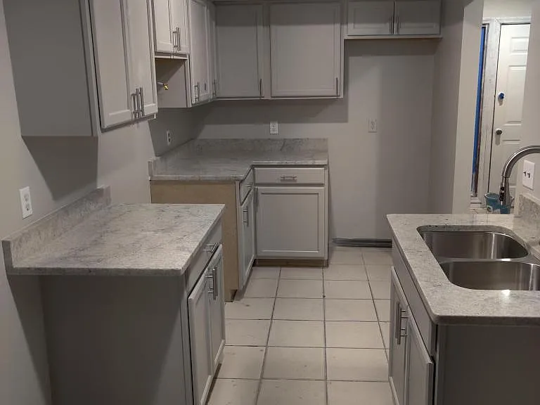 722 W Columbia Ave — Photo 2