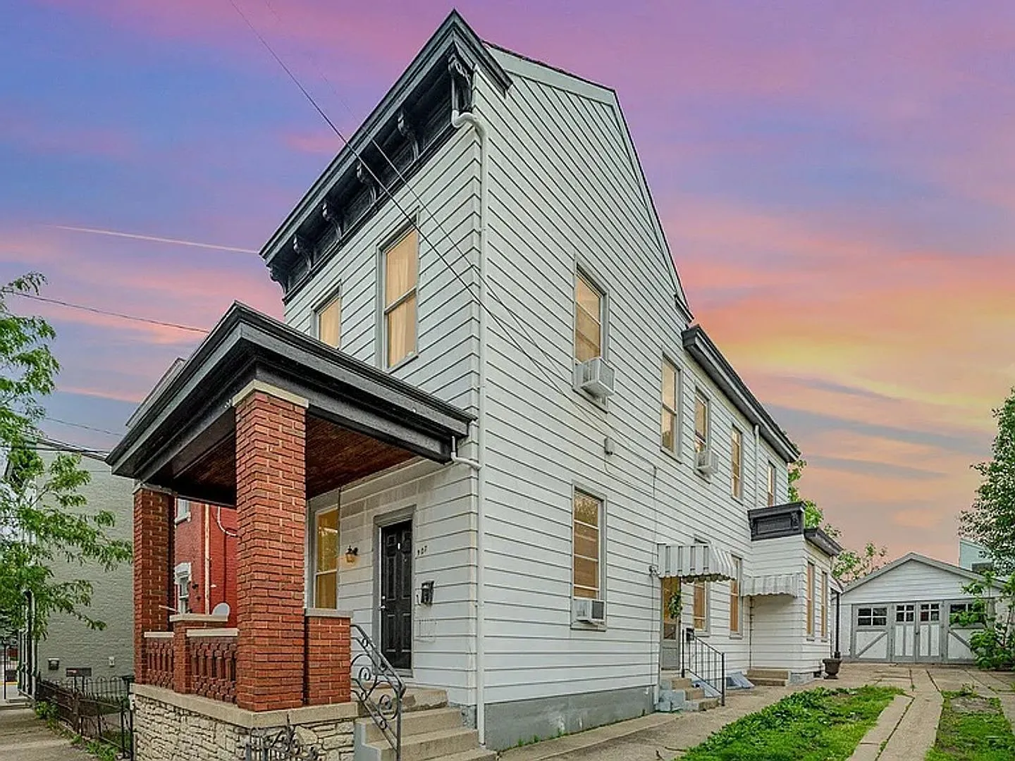 1 bed, 1.0 bath, 1000 sqft, $1,195 — Photo 1