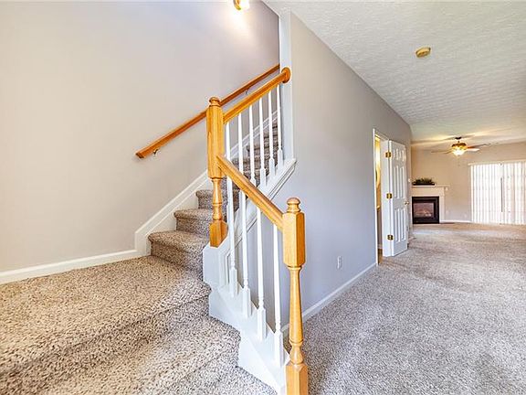 2nd image of 465 Lantern Wood Dr