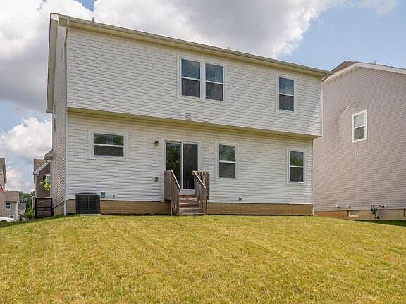 4th image of 66 Carolyn Ln