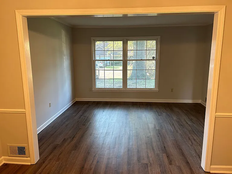 842 Farmington Dr N — Photo 11
