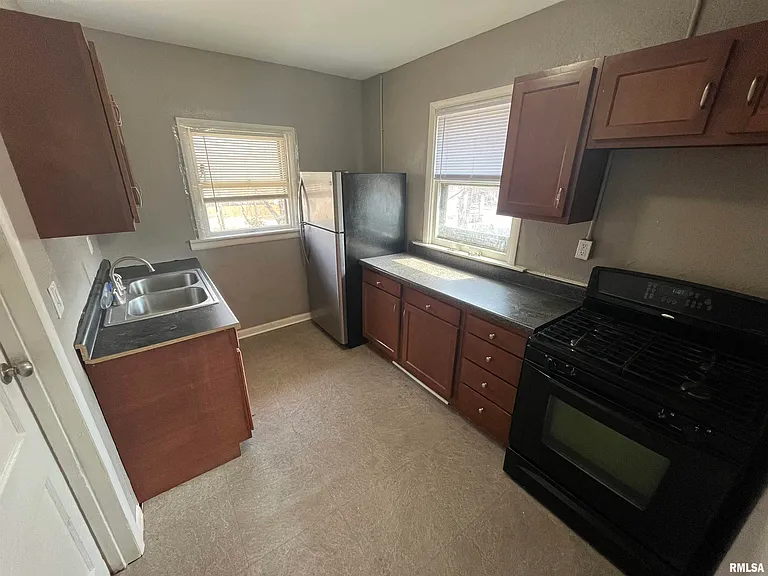 506 Caroline St #B — Photo 7