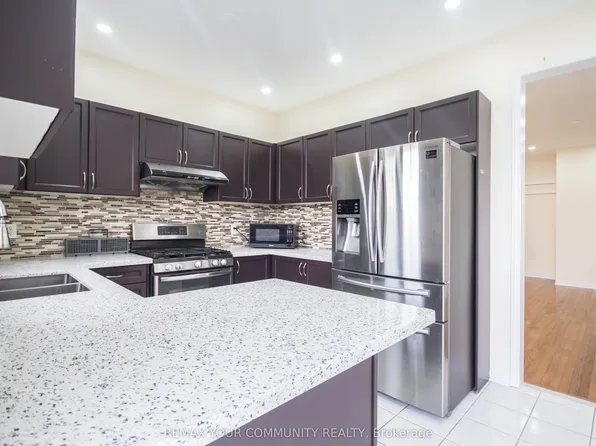 15 Voysey Way, Markham, ON L3S 0B4
