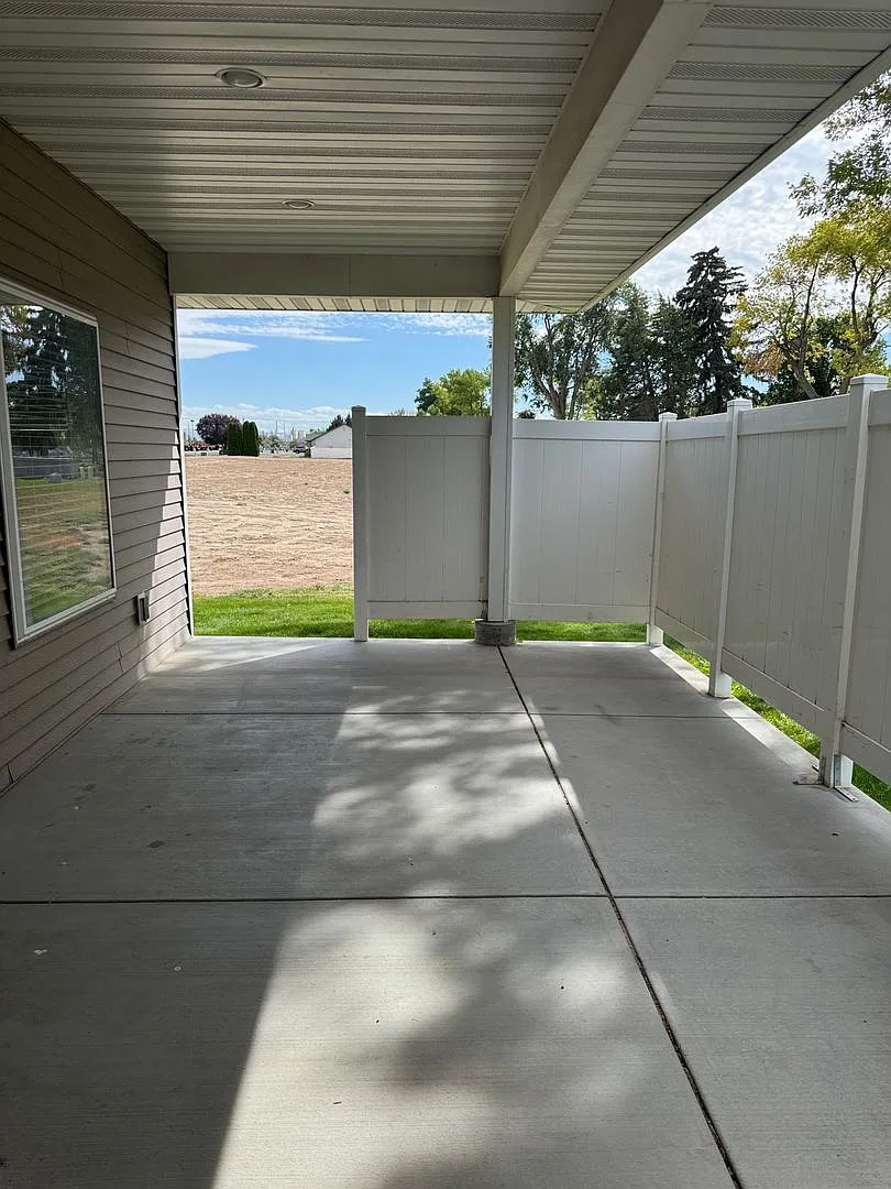 321 Aspenwood Drive — Photo 3