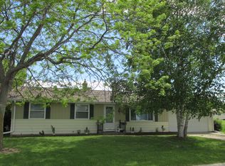 1402 Center Ave, Oostburg, WI 53070