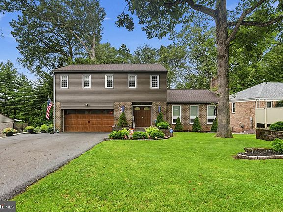 5th image of 10 Nassau Cir