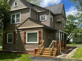 1264 Diagonal Rd, lower unit