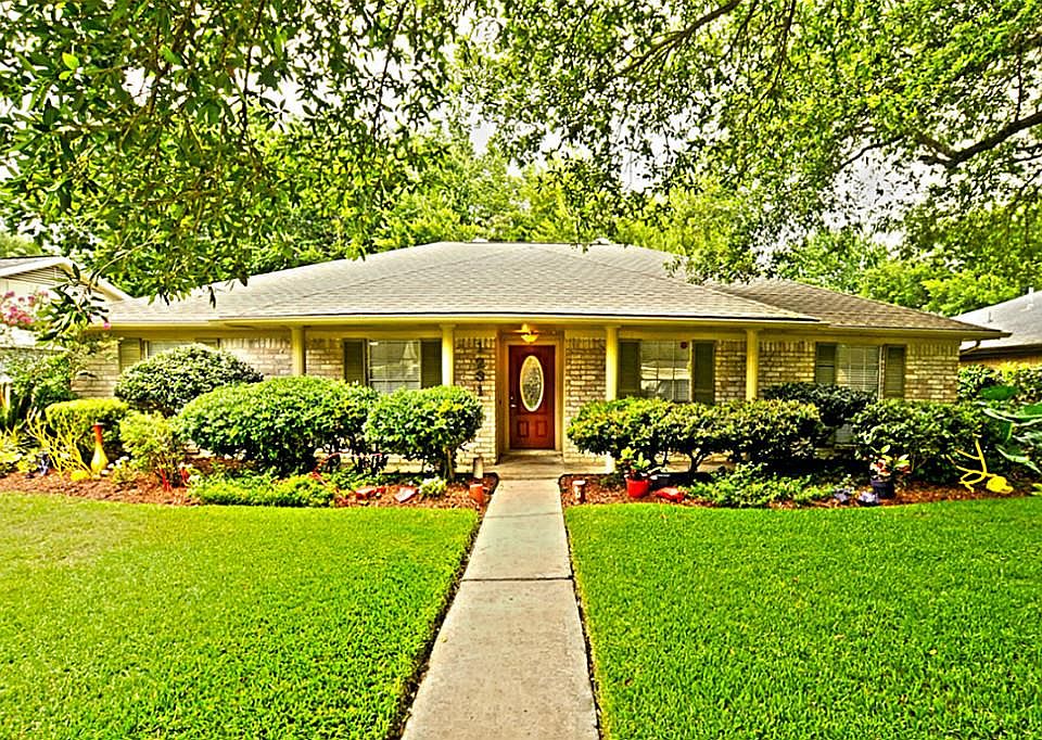 1st image of 12311 Chessington Dr