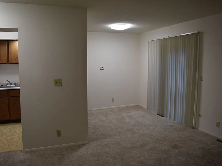 904 Hartwell Dr — Photo 8