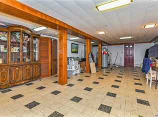 38 Sandlewood Ave, Valley Stream, NY 11581