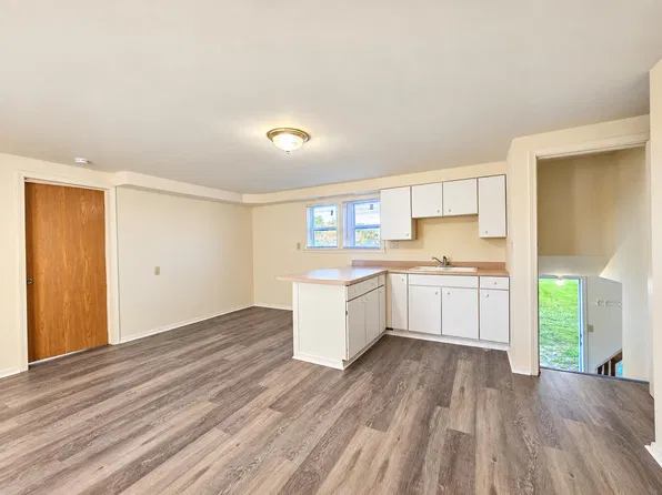 415 W Jefferson St #1B, Gardner, IL 60424