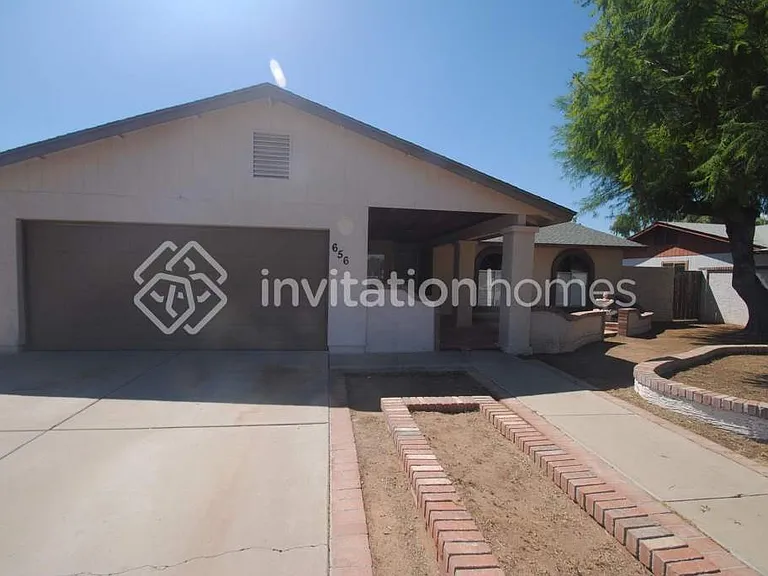 656 S Robin Ln — Photo 1