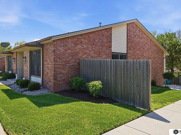 5th image of 920 Carriage Way #12