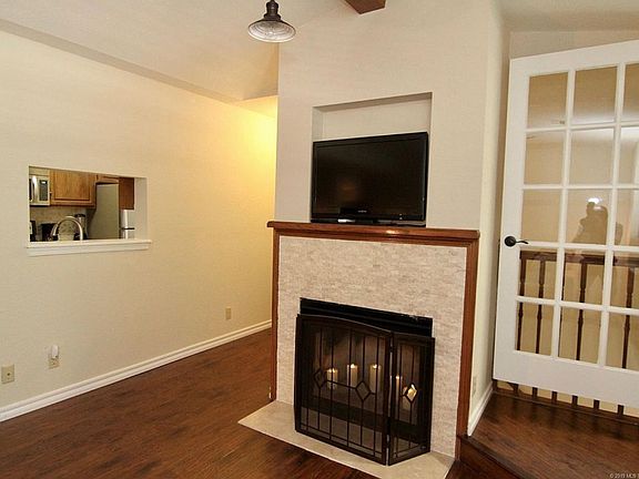 5th image of 9113 S Urbana Ave #8-C