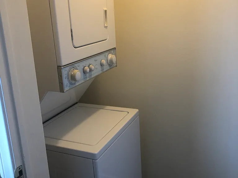 1426 Brockton Ave — Photo 3