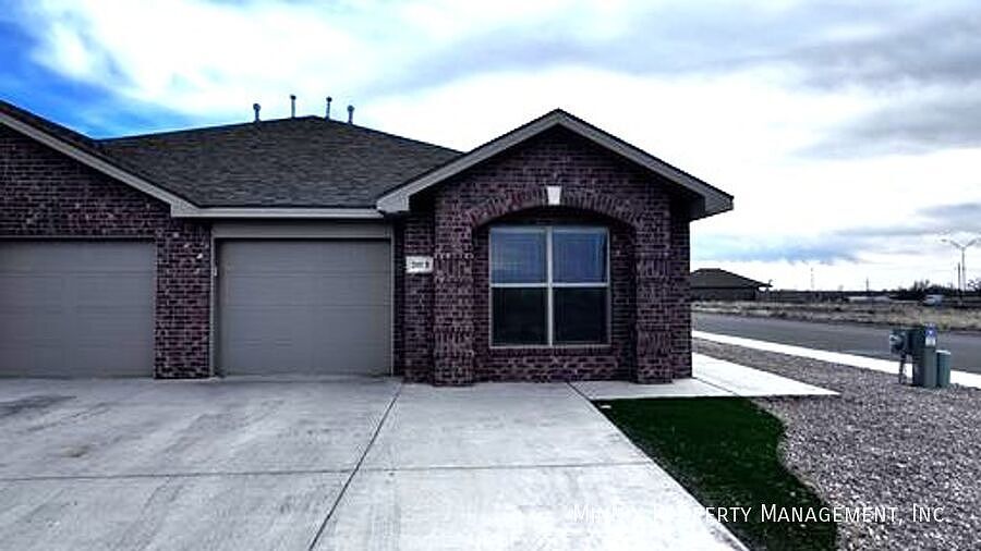 1st image of 2102 N Avenue J #B