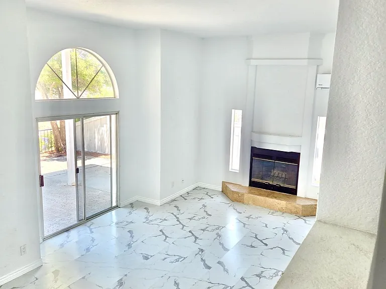 8701 Vista Del Oro Way — Photo 5