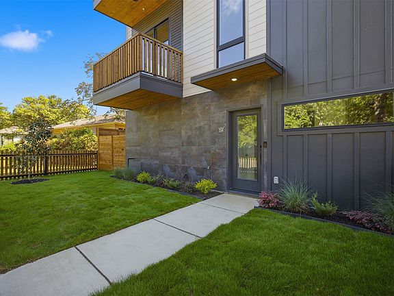 4th image of 4605 Belmont Ave #102