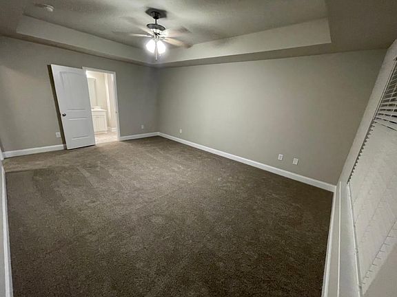 4th image of 211 Rosewood Cir #211