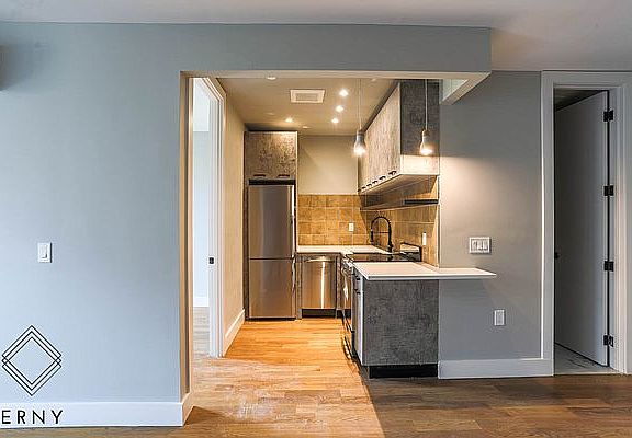 3rd image of 970 Gates Ave #3B