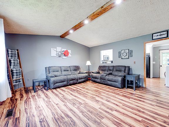 2nd image of 60 Valley Wood Cir