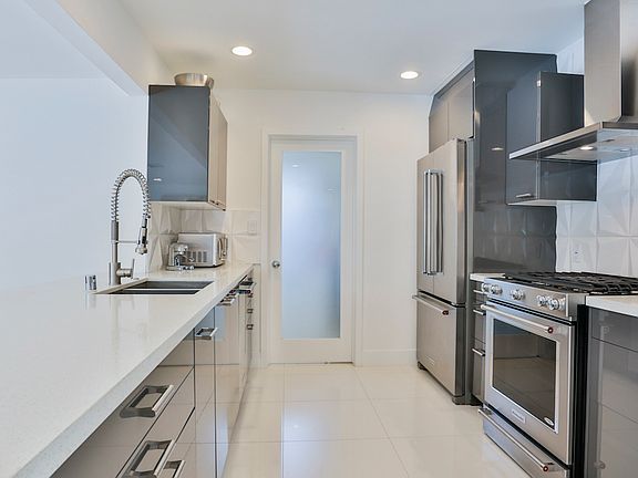 3rd image of 1283 E Tachevah Dr