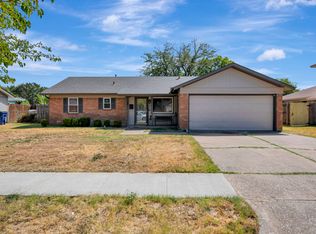 512 E Mission St, Crowley, TX 76036