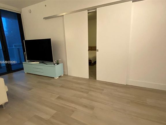 3rd image of 1010 Brickell Ave Unit 2208
