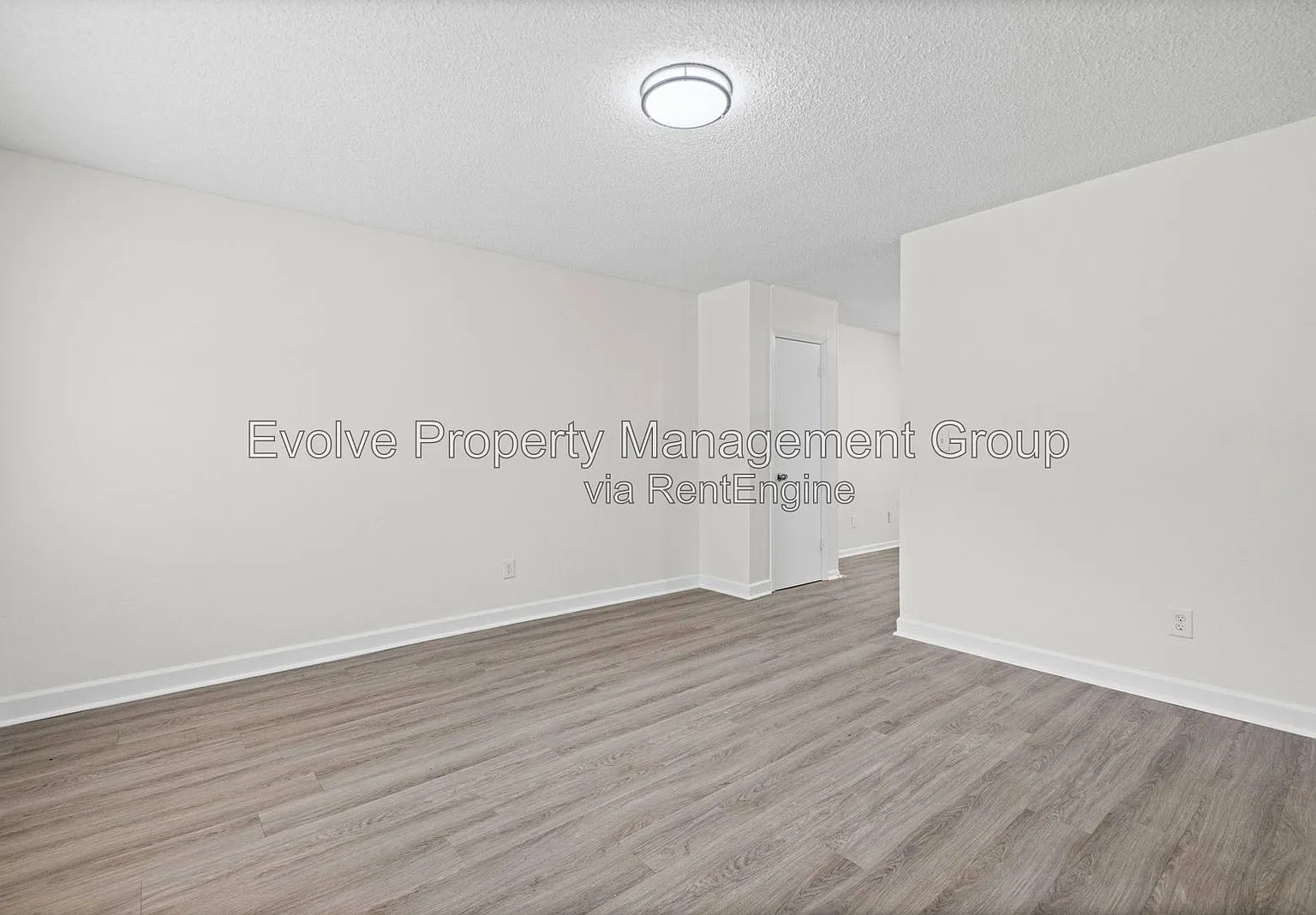3 bed, 1.0 bath, 1083 sqft, $1,150 — Photo 3