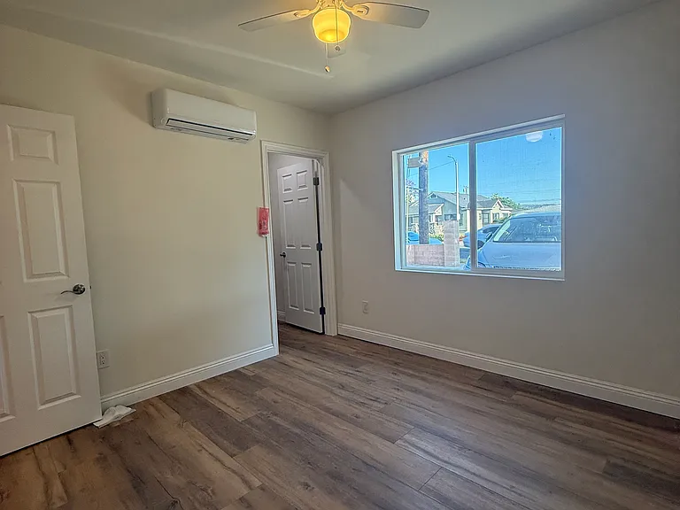 1515 E Rowland Ave — Photo 14