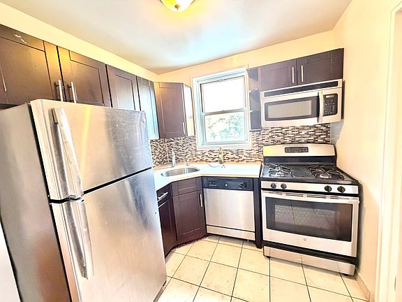 5th image of 14202 84th Dr APT 2K