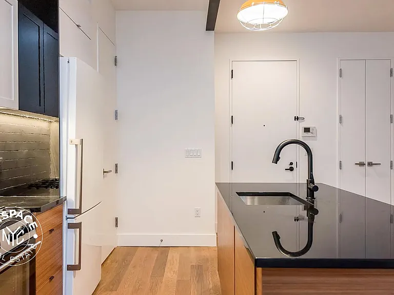 83 Winthrop St #1B — Photo 16