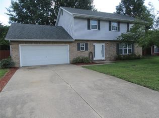 3284 Springbrook Dr, Shiloh, IL 62221