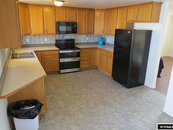 2nd image of 513 Peak Dr