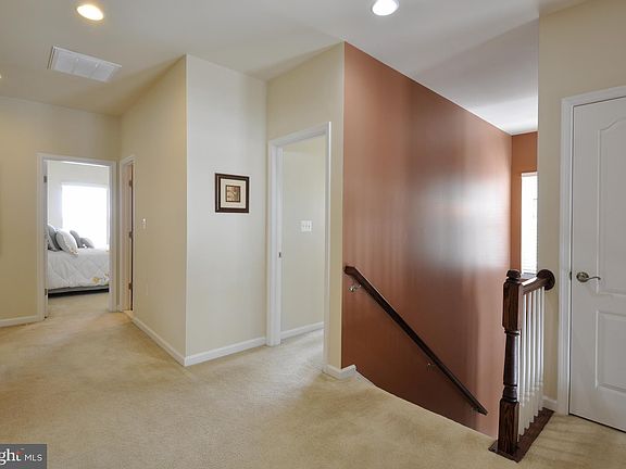 4th image of 21 Charter Gate Dr