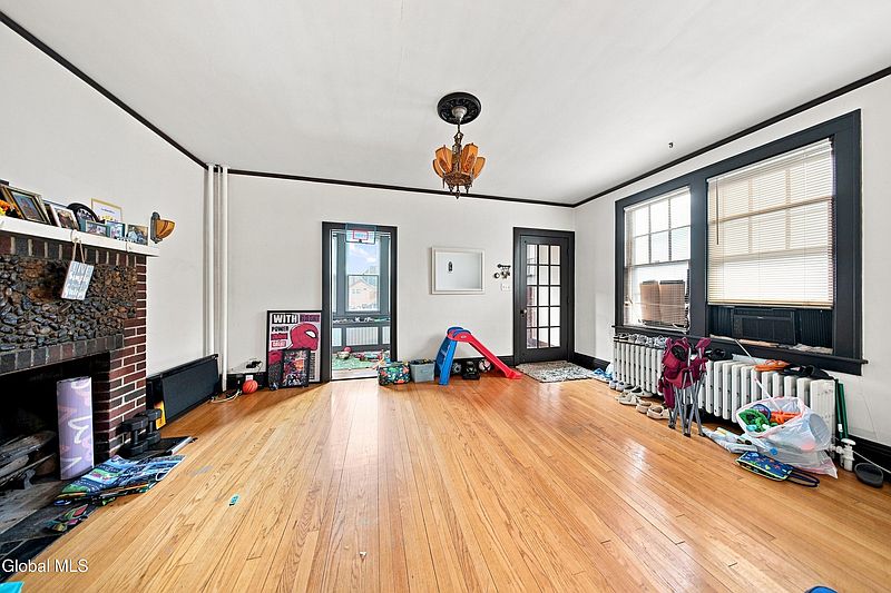 5th image of 75 McAlpin Street