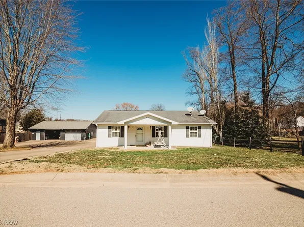 901 56th St, Vienna, WV 26105